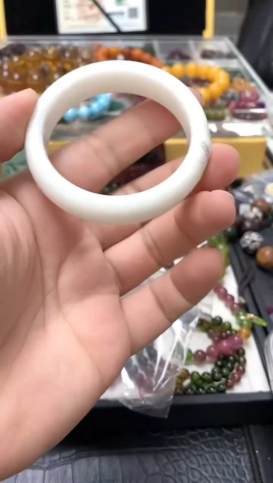 未镶嵌手镯和田玉（糖玉）手链35
