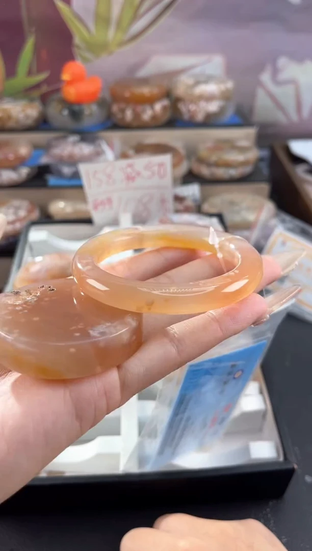 未镶嵌手镯石英质玉53