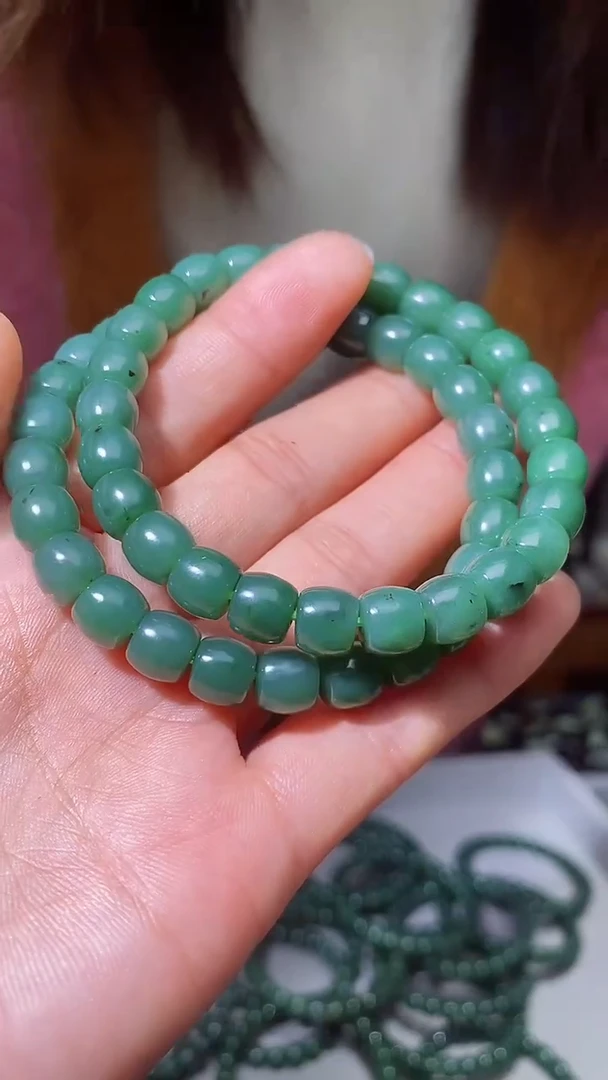 【闪购商品】和田玉手串未镶嵌卡8 拍一发一