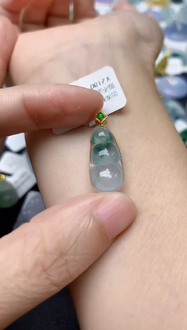 翡翠18K金镶嵌颈饰天然缅甸A货翡翠