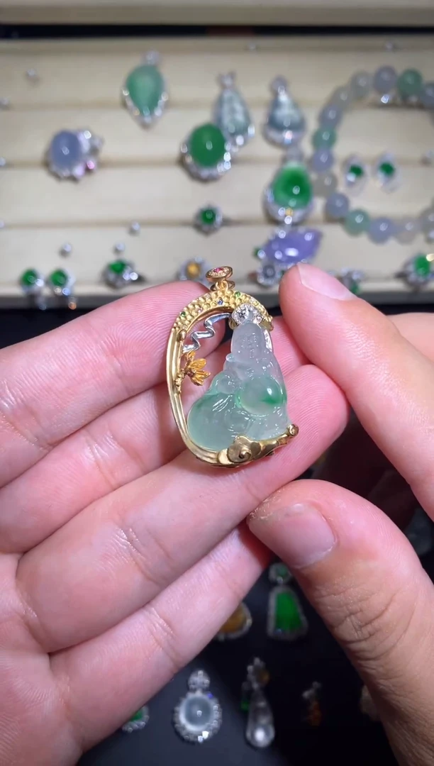 翡翠18K金镶嵌颈饰04/布袋佛