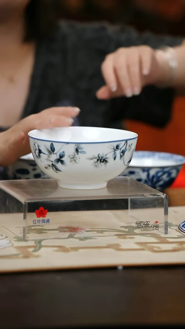 1个正价兰木棉6寸面碗