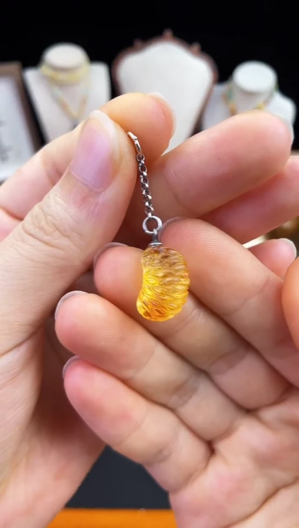 琥珀未镶嵌珠宝奇石柒月