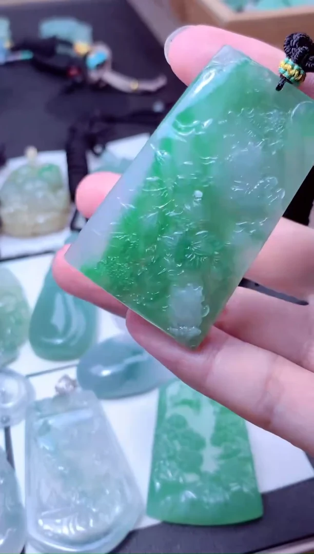 颈饰未镶嵌翡翠天然A货翡翠