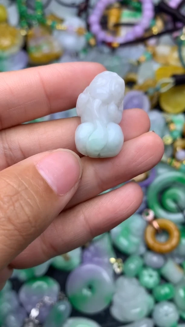 颈饰未镶嵌翡翠缅甸翡翠吊坠