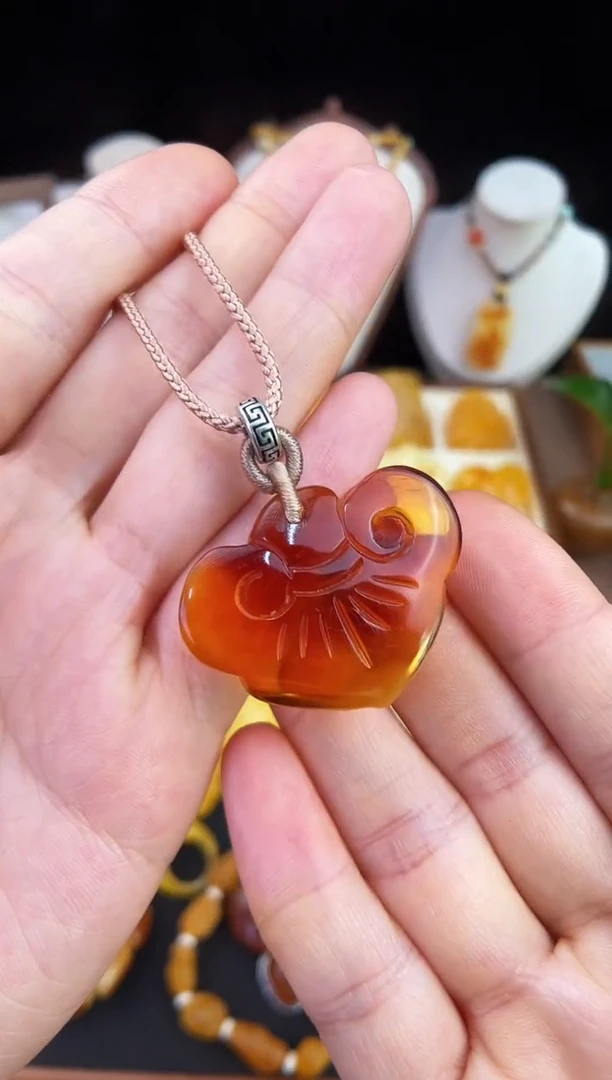 琥珀未镶嵌珠宝奇石柒月