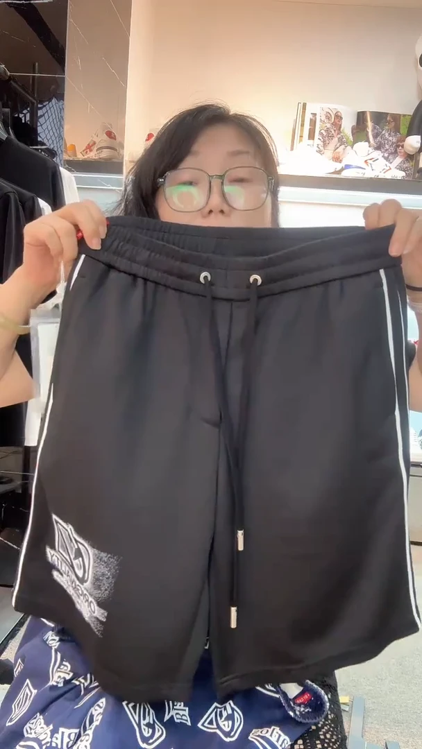 上***6C+  黑色  短裤 35