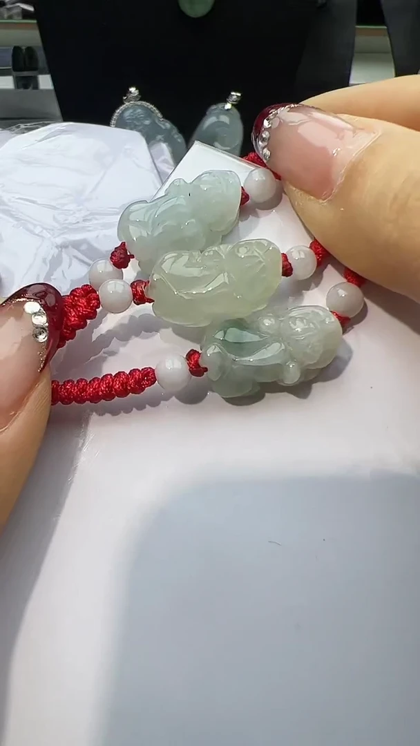 【闪购商品】翡翠手串未镶嵌貔貅手串多样性发货