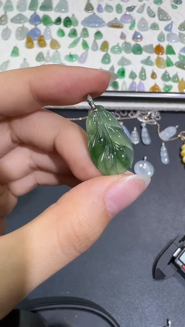 翡翠18K金镶嵌颈饰X0628-1501-509