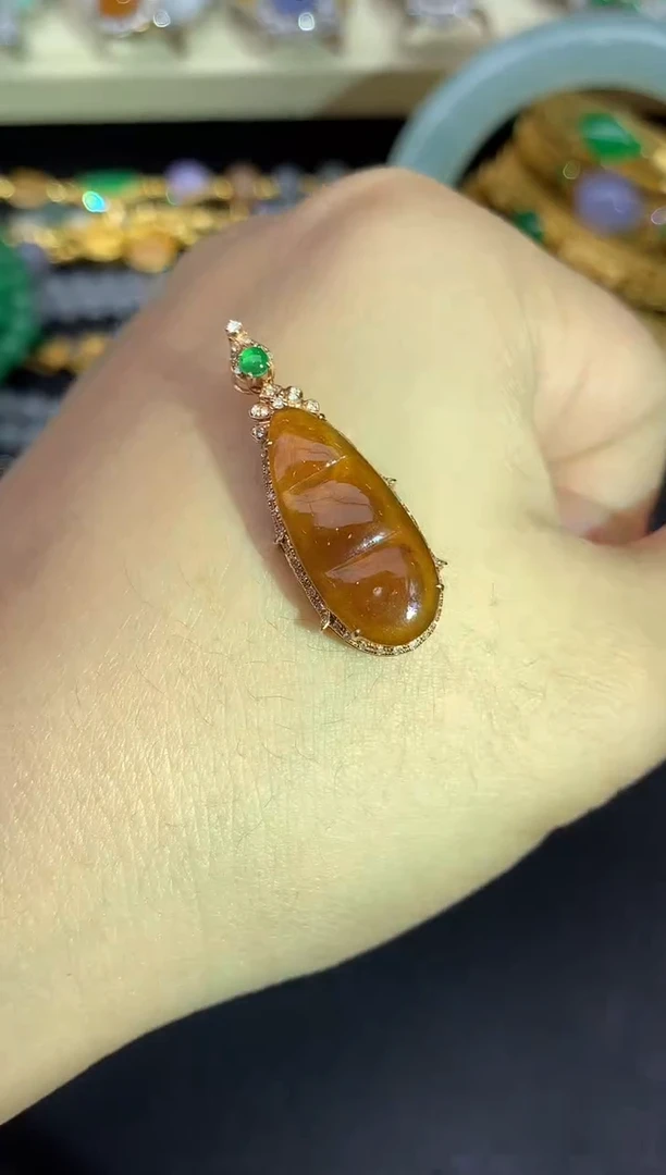 颈饰18K金镶嵌翡翠210-雪姐翡翠天天见