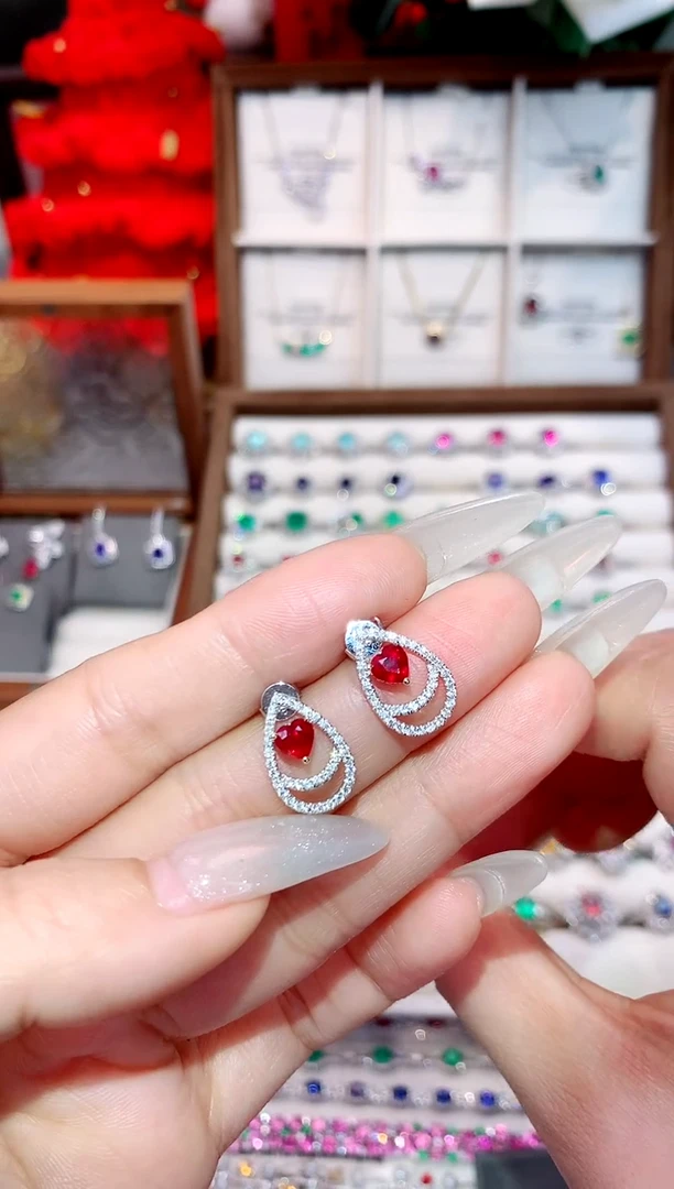 18K金镶嵌耳饰红宝石0.92ct/天然宝石/七天无理由