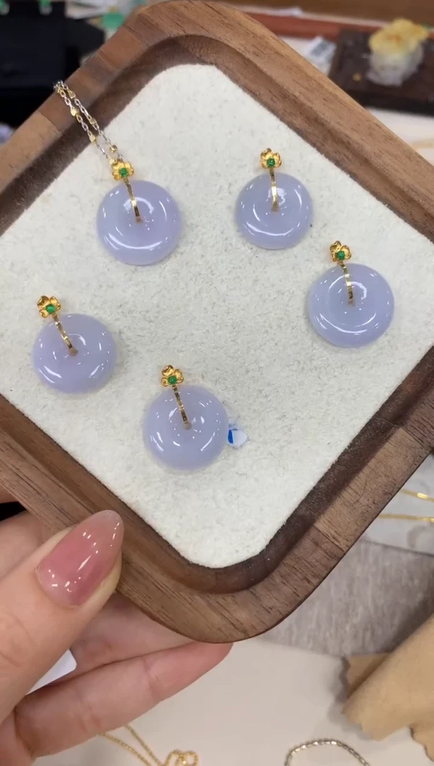 吊坠(不含链)18K金镶嵌翡翠平安扣多样性发货1件