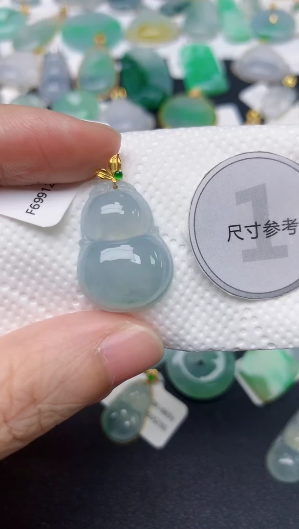 颈饰18K金镶嵌翡翠天然缅甸A货翡翠