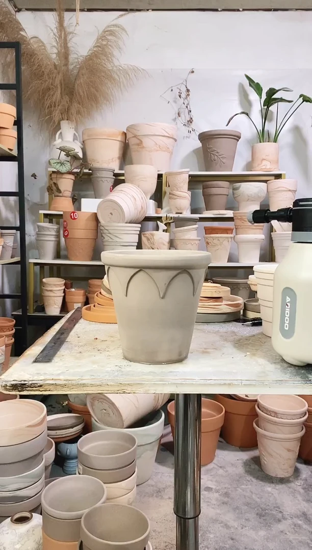 18*18灰陶皇冠 1盆无托