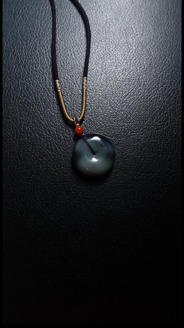 颈饰未镶嵌和田玉平安扣