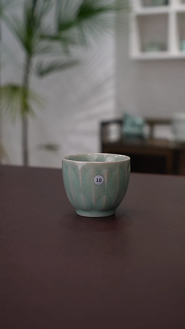 暗瓣莲花杯微瑕   洁