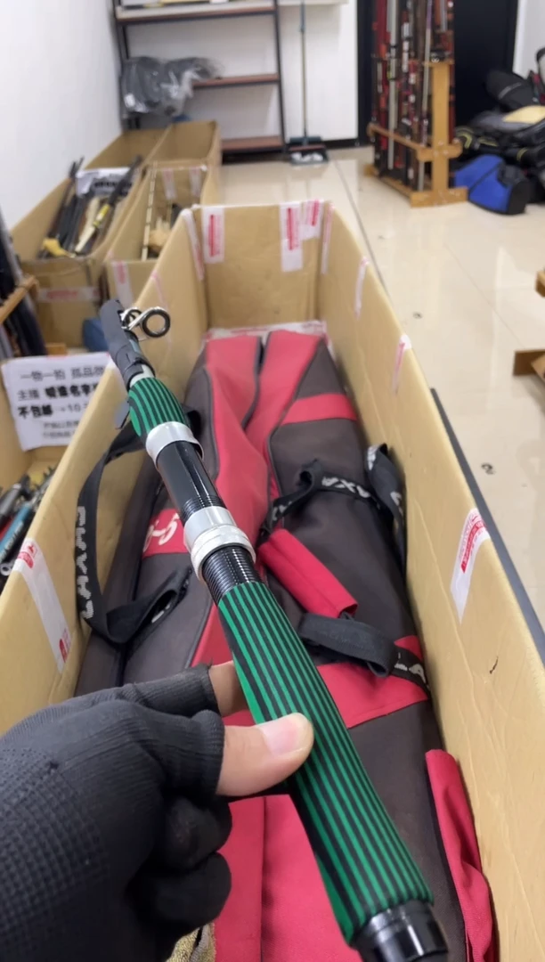 S****i孤品微瑕，以直播间介绍为准，加10元发顺丰。