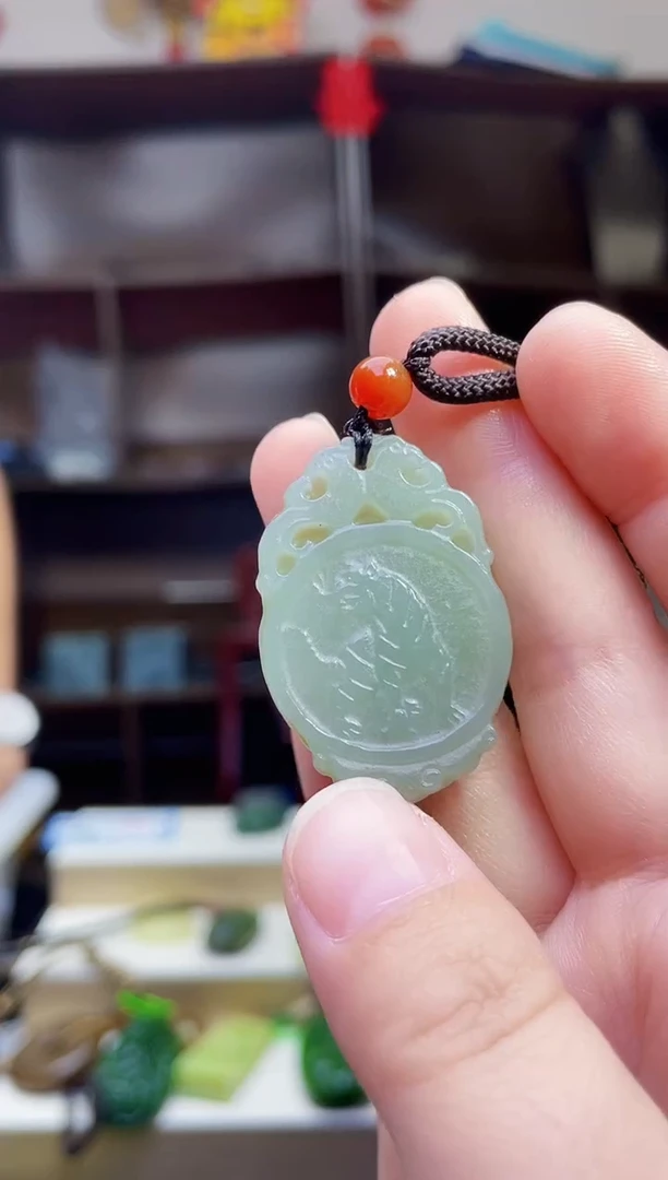 和田玉未镶嵌颈饰1