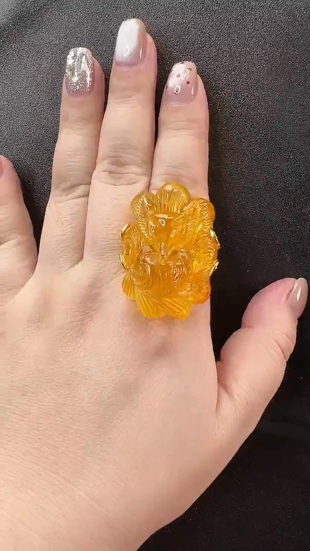 未镶嵌颈饰琥珀戒指
