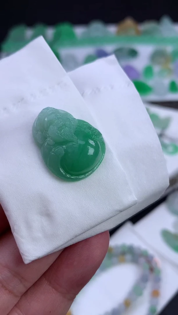 未镶嵌定制翡翠雨****?翡翠