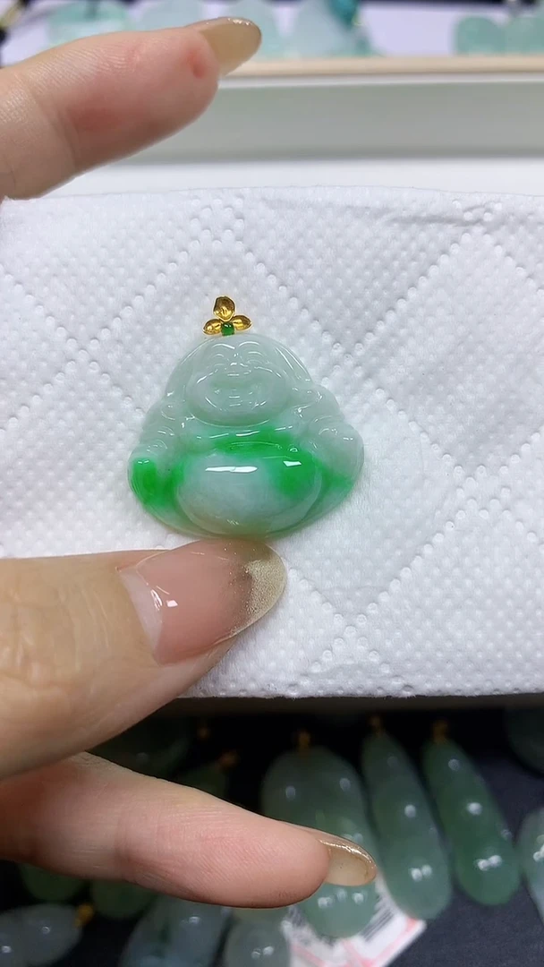 颈饰18K金镶嵌翡翠A货