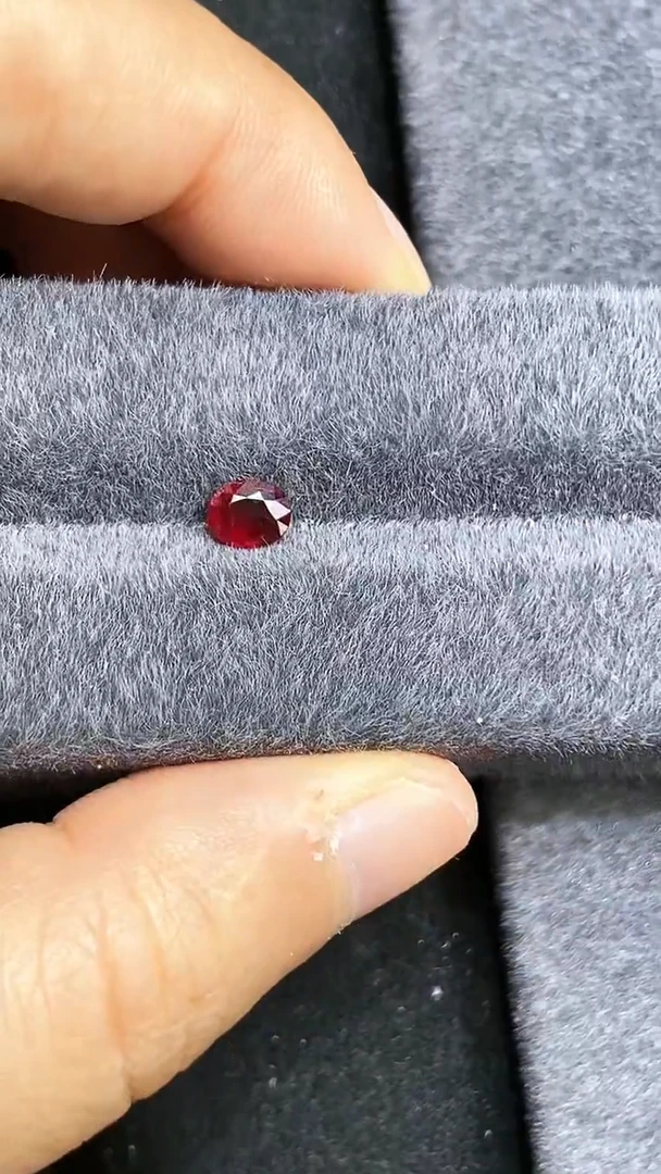 【闪购商品】定制红宝石定制未镶嵌0.52克拉无烧国际证书鸽血红