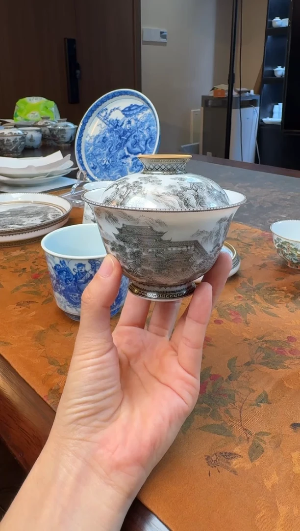 无*手绘墨彩阿房宫岩茶盖碗