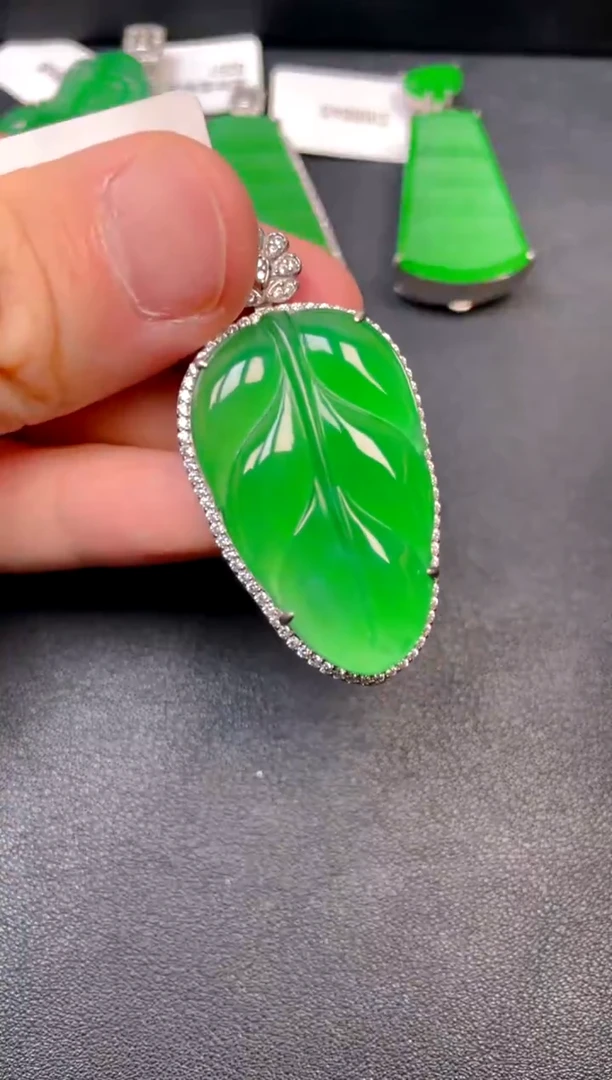 银S925镶嵌挂件翡翠吊坠