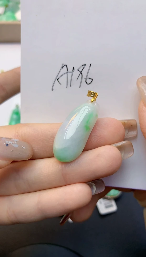 颈饰未镶嵌翡翠天然A货翡翠百元以上9元证书费自理