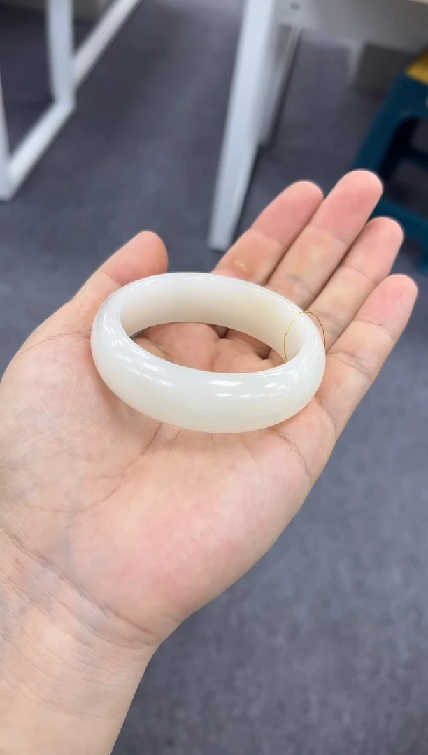 【闪购商品】和田玉手镯未镶嵌55 772野牛沟