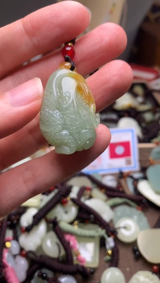 颈饰未镶嵌和田玉新疆料青海料清水和田玉吊坠