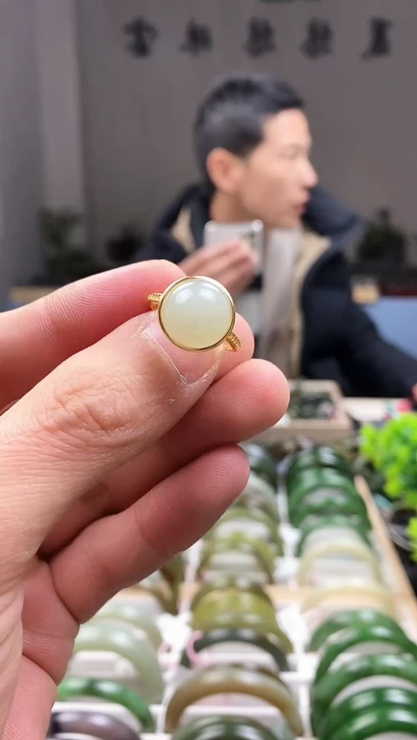 【闪购商品】和田玉手镯未镶嵌1