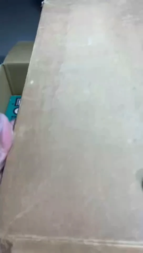 8新中古商品，瑕疵品，不保好坏。787