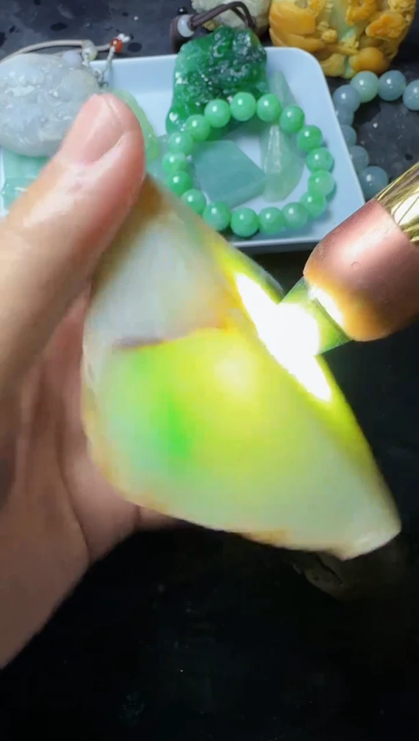 【闪购商品】翡翠颈饰未镶嵌099翡翠