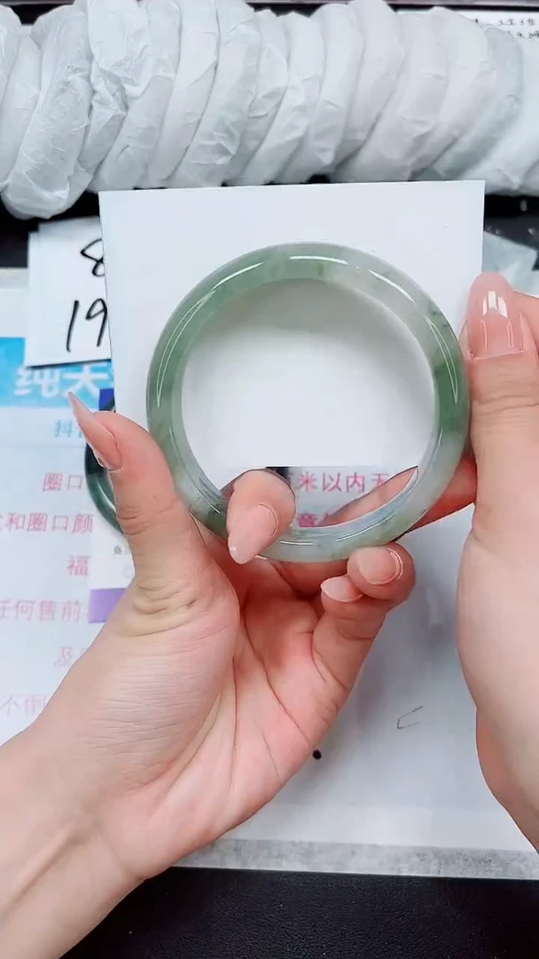 【闪购商品】石英质玉手镯未镶嵌A47-64/65