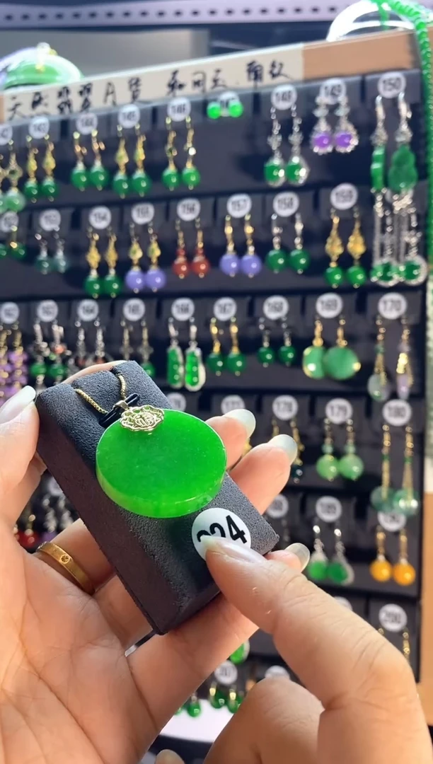 翡翠银S925镶嵌颈饰224.........