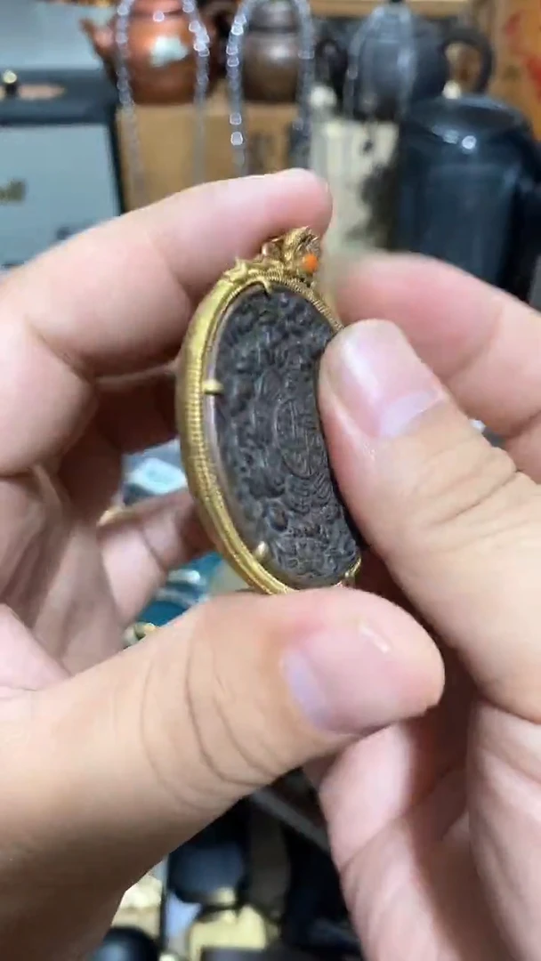 瓷片闪购商品 如图所示