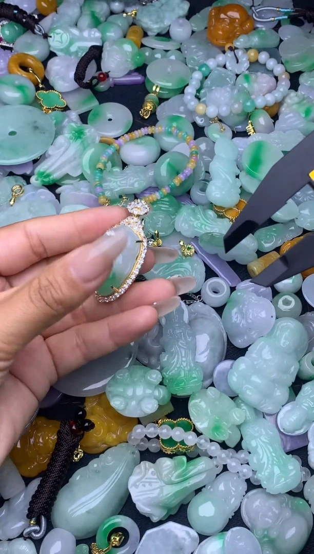 翡翠未镶嵌颈饰天然缅甸翡翠吊坠