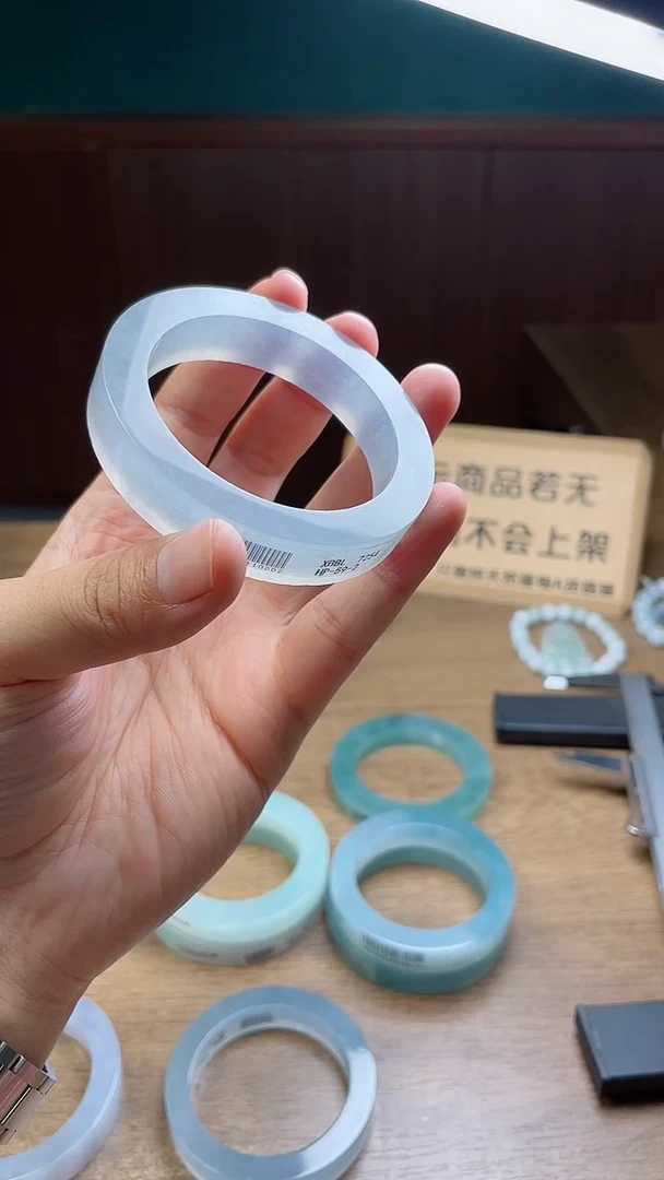 定制翡翠手镯未镶嵌7*牛定制