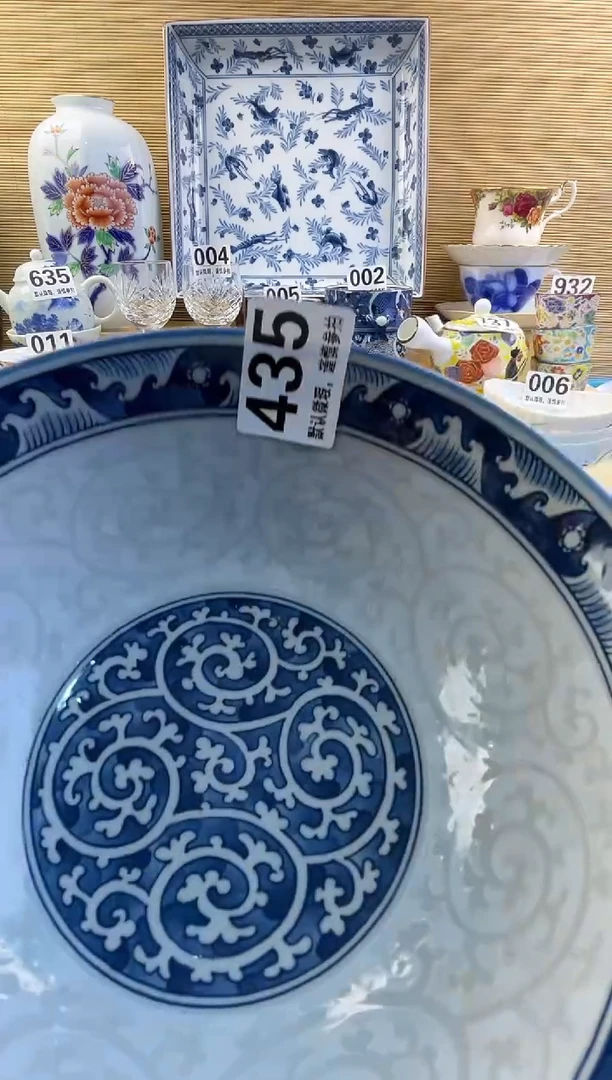 摆件陇****衣摆件瓷器瓷器瓷器