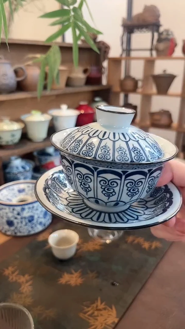 【闪购商品】其他青花卷草纹三才盖碗