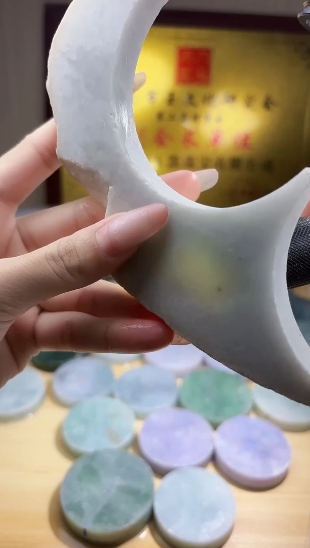 翡翠未镶嵌颈饰翡翠A货 温谭572