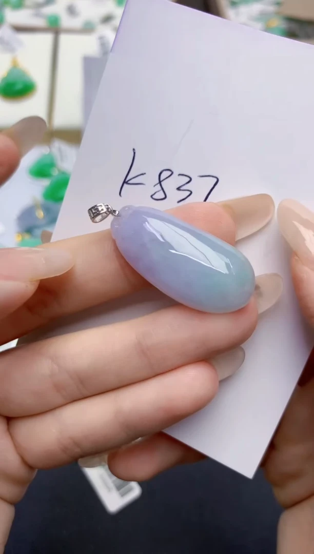 翡翠未镶嵌颈饰天然缅甸A货翡翠