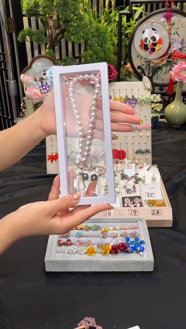 织绣?****?非遗绒花手工饰品