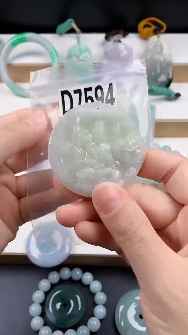 颈饰未镶嵌翡翠天然翡翠吊坠挂件