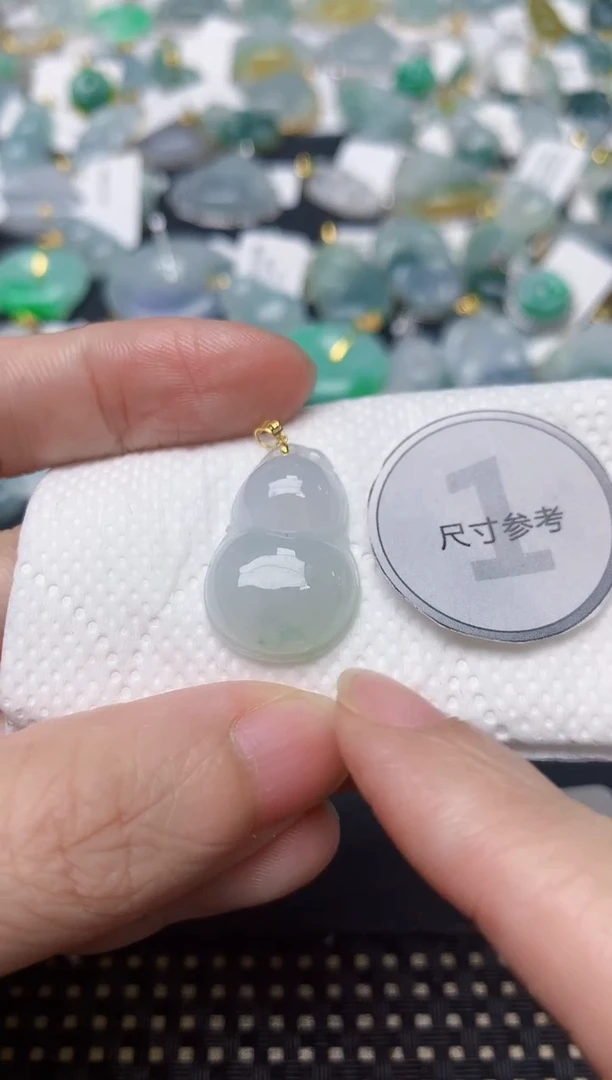 颈饰18K金镶嵌翡翠天然缅甸A货翡翠