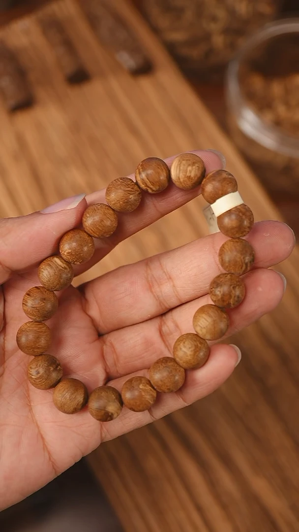 沉香手串越南芽庄红土1.14-10克+bn1031