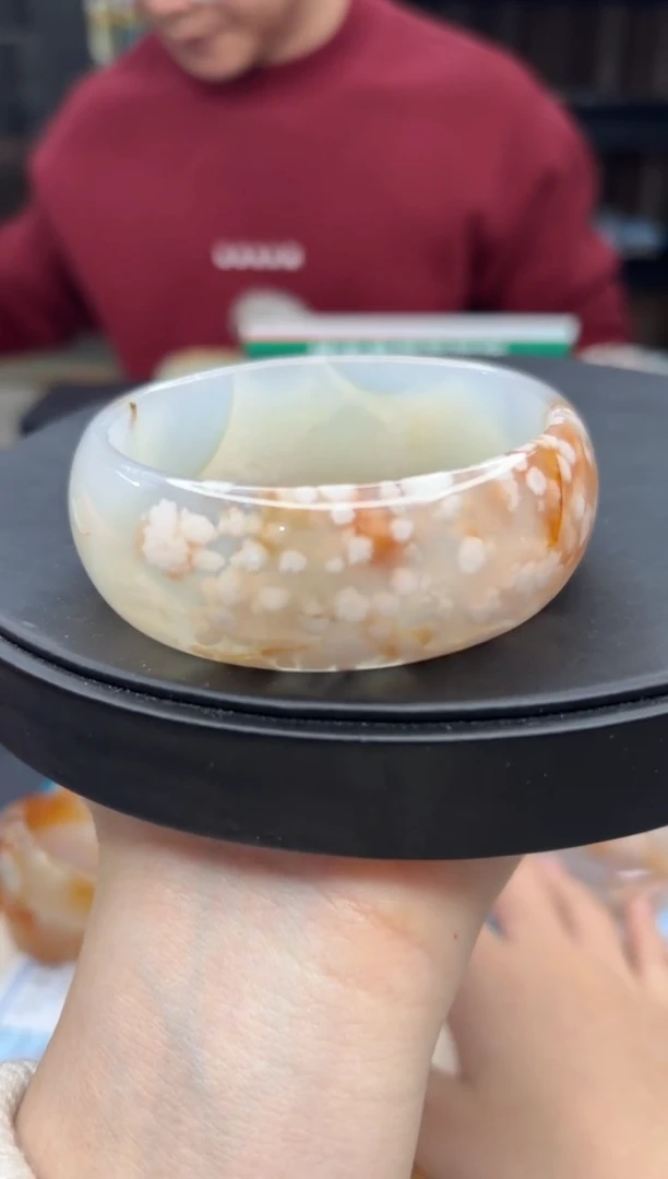 【闪购商品】石英质玉手镯未镶嵌709（62圈）