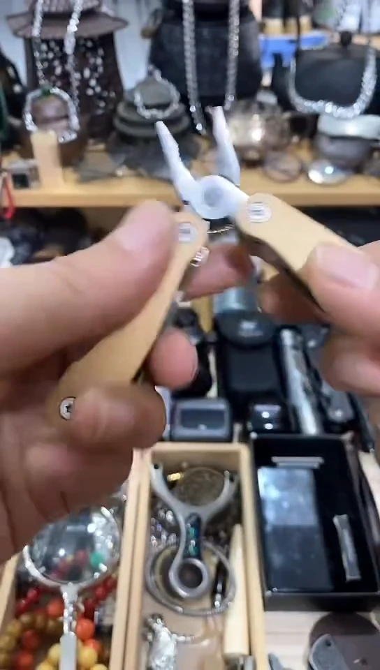 瓷片闪购商品  如图所示