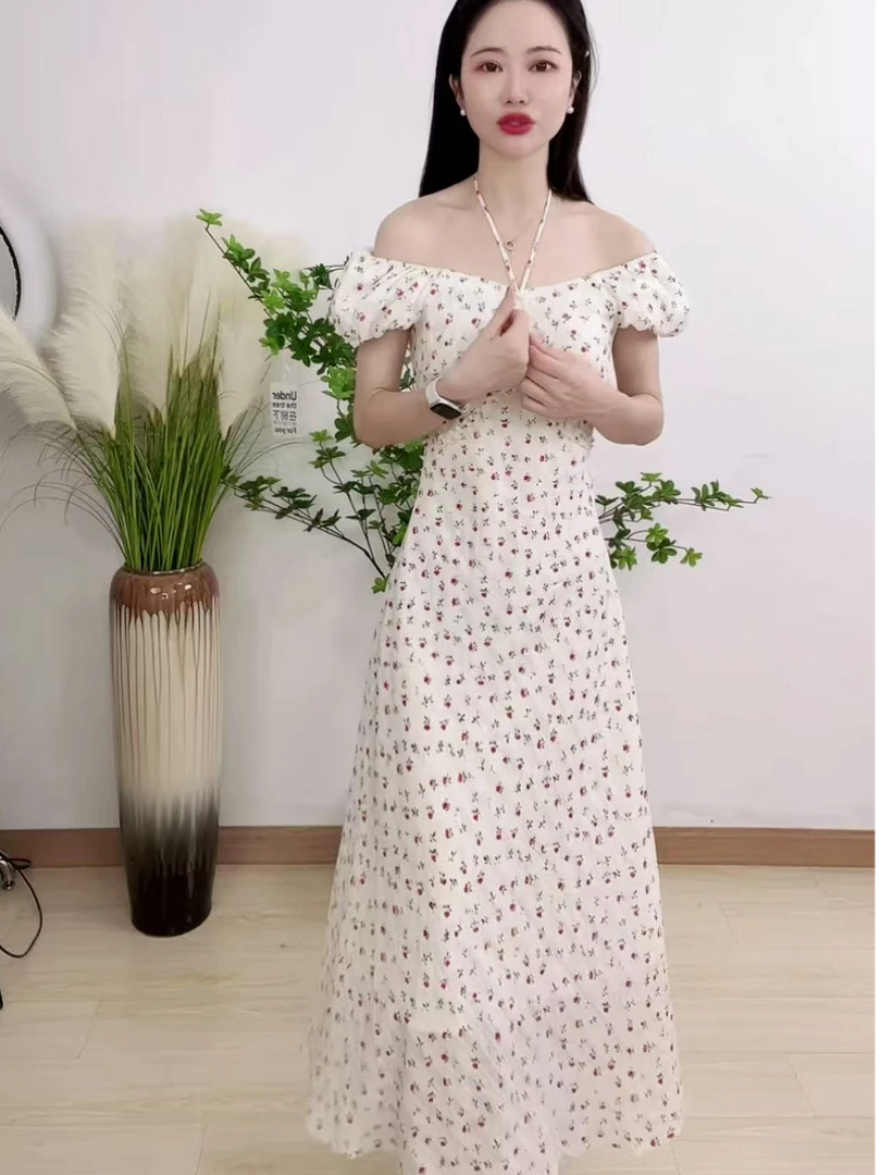 田园风小枝玫瑰花泡泡袖连衣裙白色显瘦碎花裙夏季修身复古
